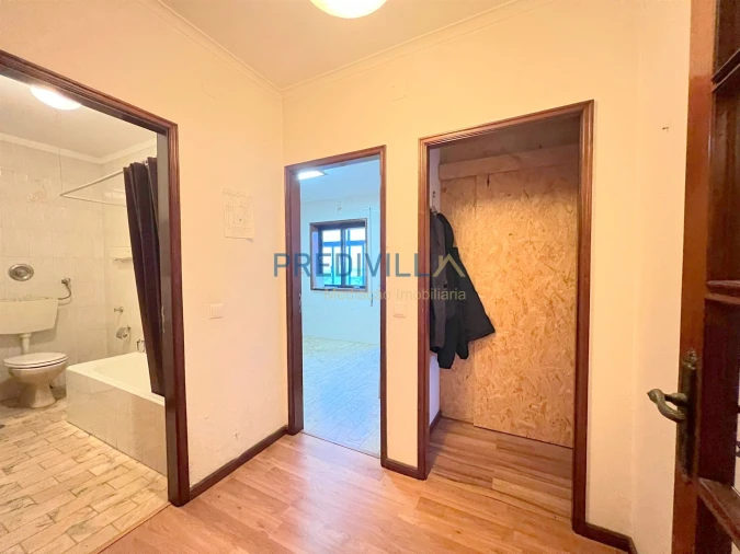 Apartamento T1 para Venda em Arvore Foto 8