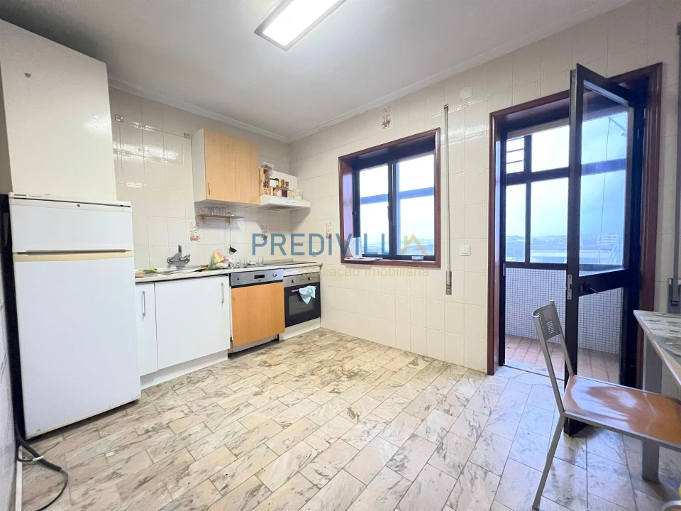 Apartamento T1 para Venda em Arvore Foto 9