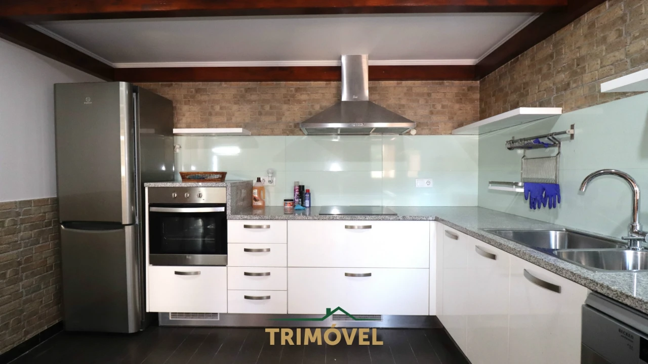 Moradia T4 para Venda em São Roque Foto 30