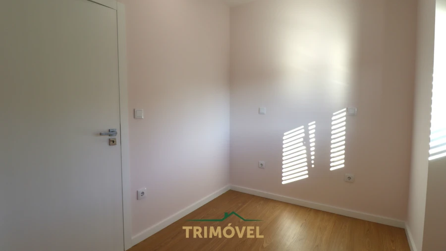 Moradia T4 para Venda em São Roque Foto 10