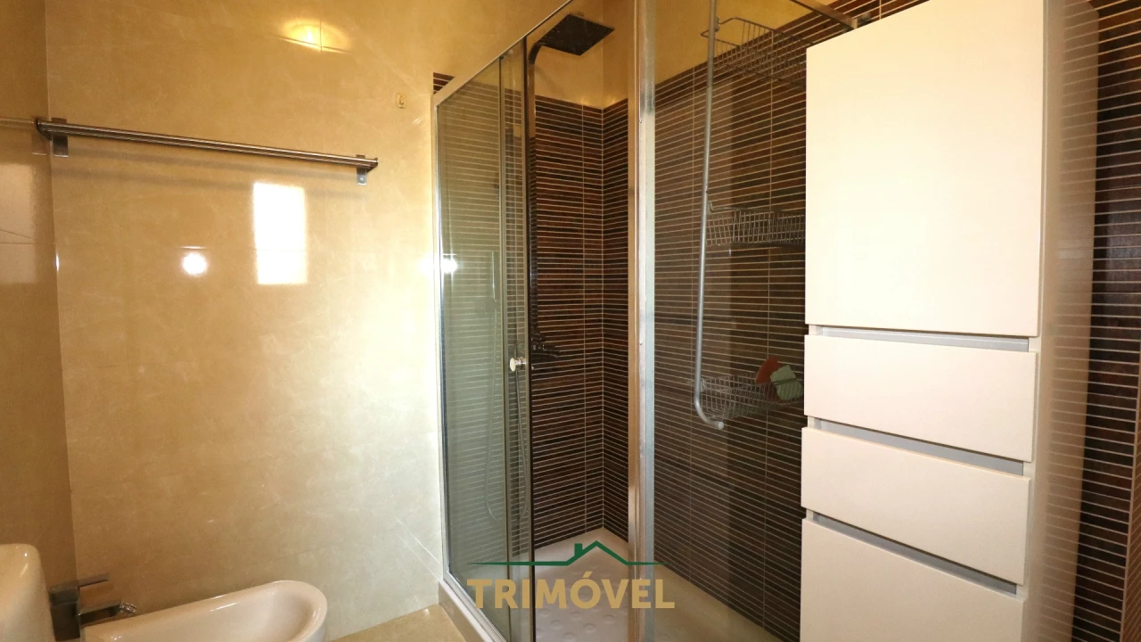 Moradia T4 para Venda em São Roque Foto 25