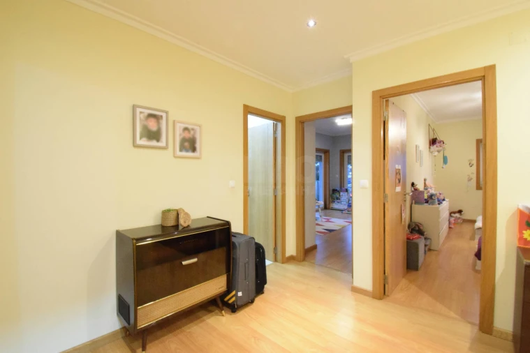 Apartamento T3 para Venda em Covilhã e Canhoso Foto 13