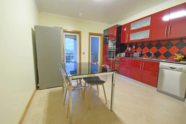 Apartamento T3 para Venda em Covilhã e Canhoso Foto 5