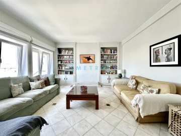 Apartamento T4 para Venda em Aldoar, Foz do Douro e Nevogilde