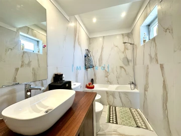Apartamento T4 para Venda em Aldoar, Foz do Douro e Nevogilde