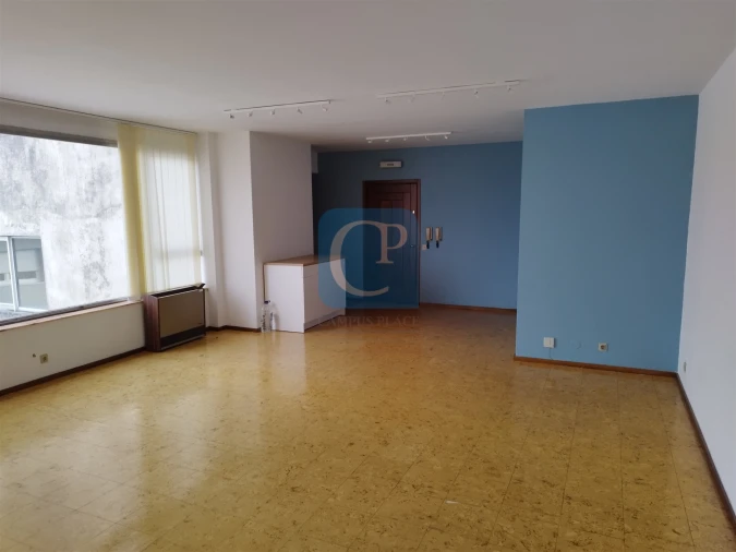 Escritório para Arrendamento em Paranhos Foto 5