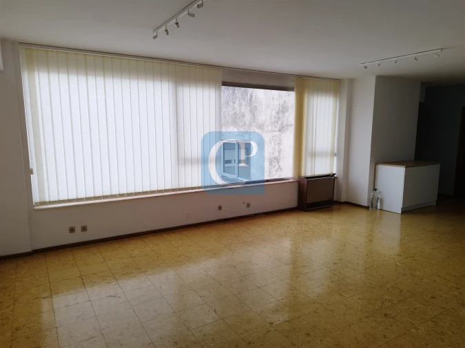 Escritório para Arrendamento em Paranhos Foto 3