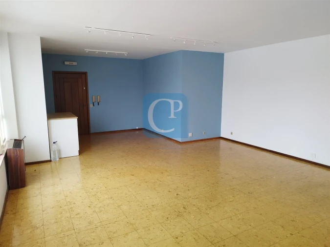 Escritório para Arrendamento em Paranhos Foto 7