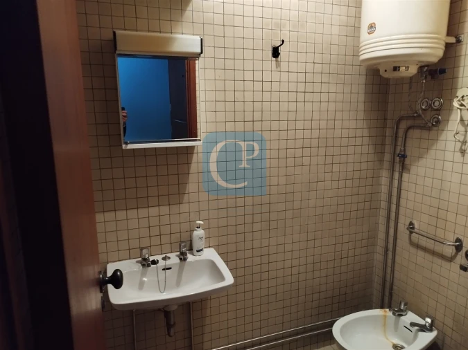 Escritório para Arrendamento em Paranhos Foto 12