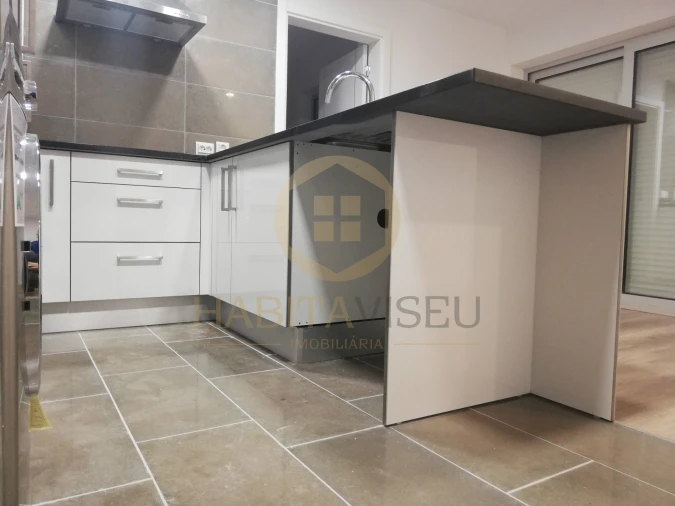 Apartamento T1 para Arrendamento em Viseu Foto 2