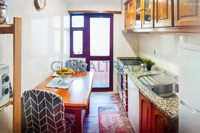 Apartamento T2 para Venda em Rio Tinto Foto 8