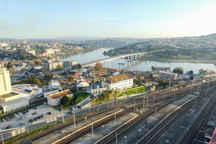 Apartamento T2 para Venda em Campanhã Foto 16