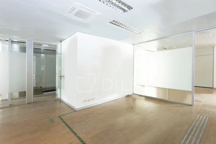 Escritório para Arrendamento em Campo de Ourique Foto 13