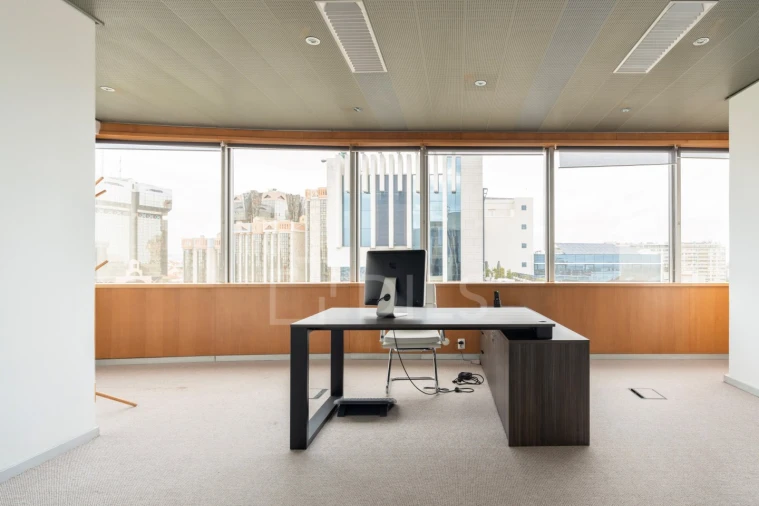 Escritório para Arrendamento em Campo de Ourique Foto 7