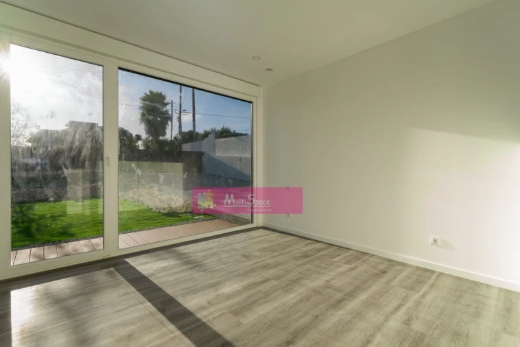 Moradia T2 para Venda em Nossa Senhora da Piedade Foto 13