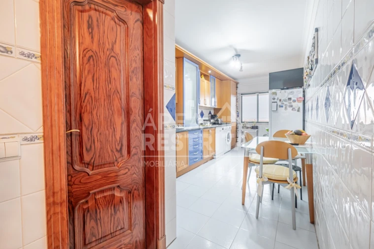 Apartamento T3 para Venda em Barreiro e Lavradio Foto 12