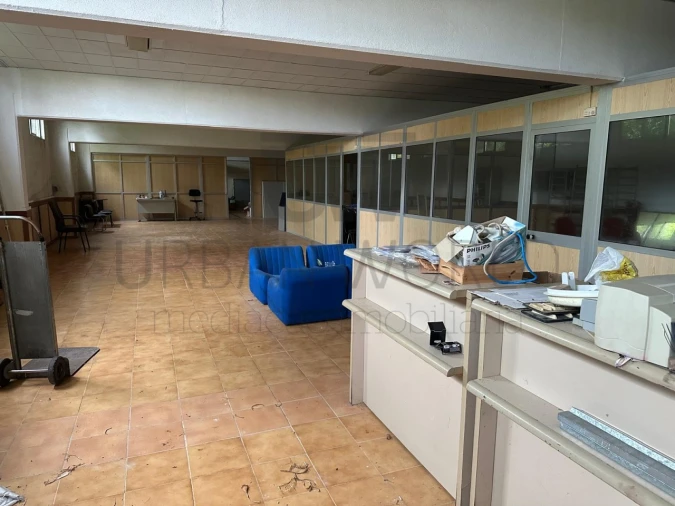 Loja para Arrendamento em Loures Foto 4