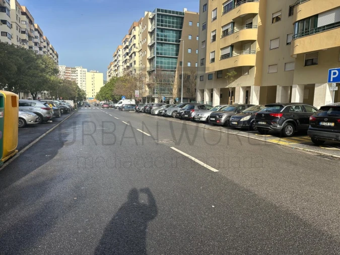 Loja para Arrendamento em Loures Foto 10