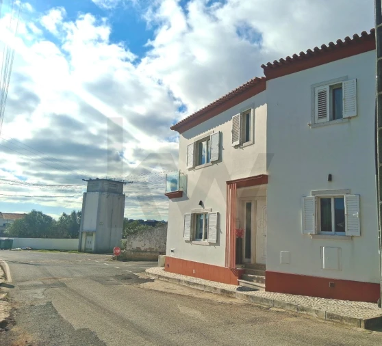 Moradia T2 para Venda em Almargem do Bispo, Pêro Pinheiro e Montelavar Foto 3