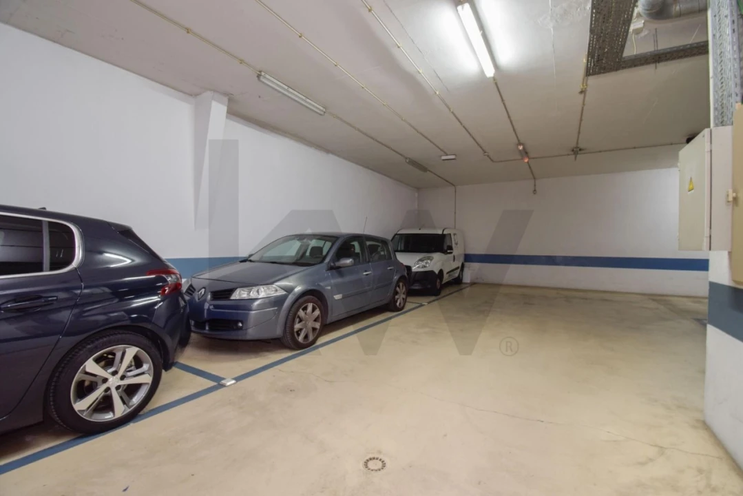 Garagem para Venda em Avenidas Novas Foto 6