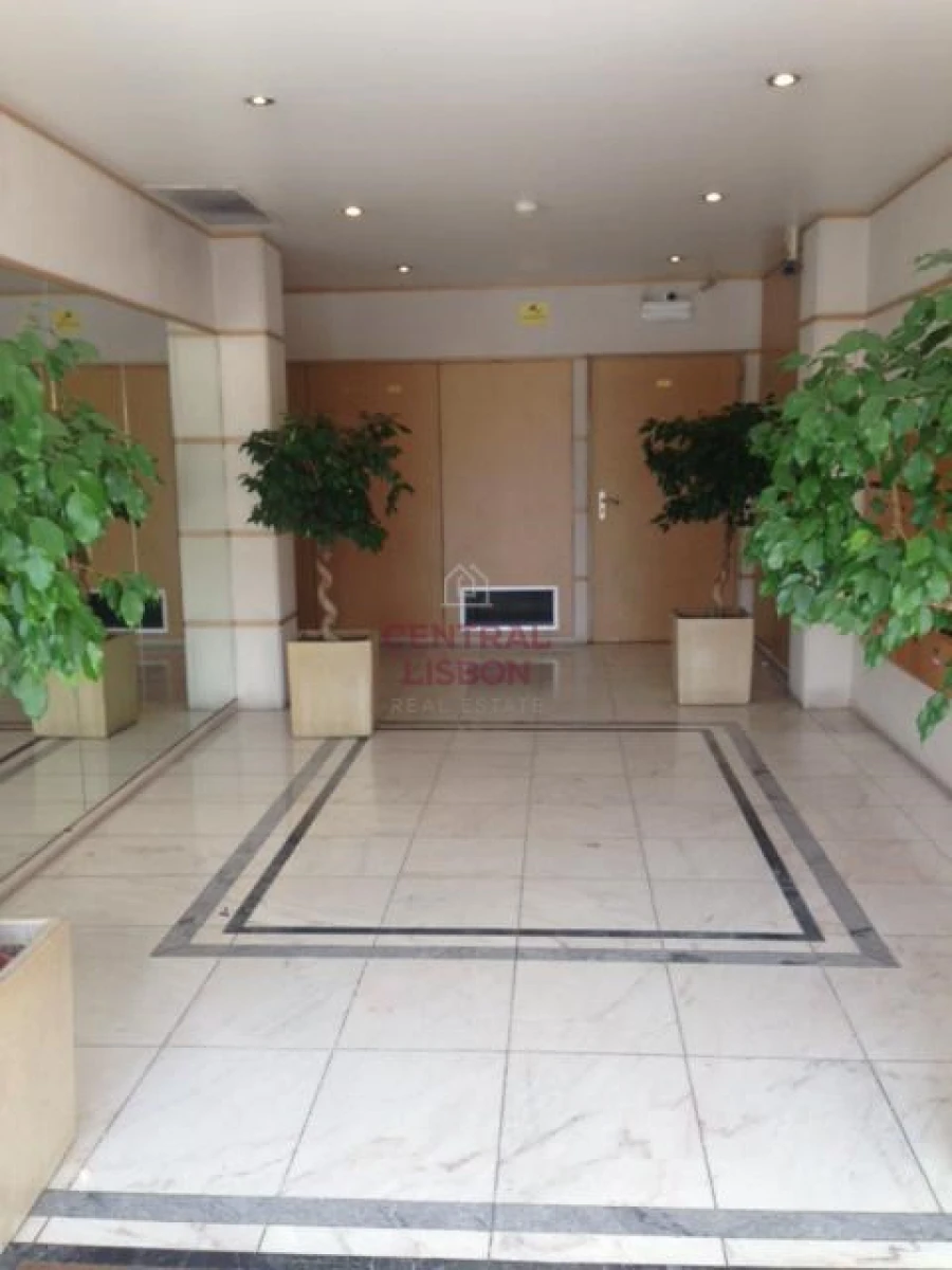 Apartamento T1 para Arrendamento em São Domingos de Benfica Foto 12