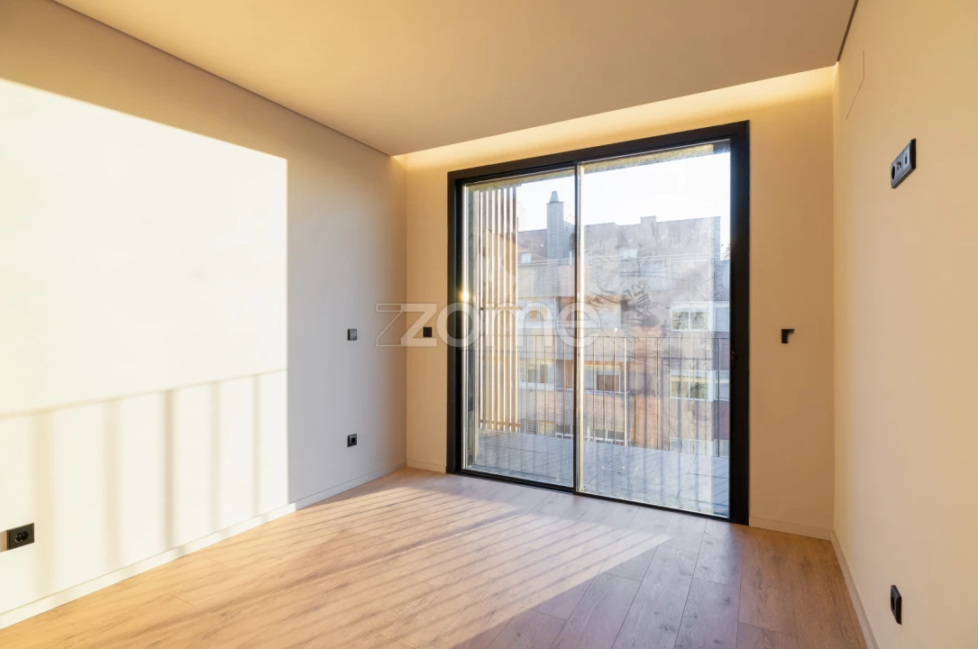 Apartamento T1 para Venda em Vilar de Andorinho Foto 7