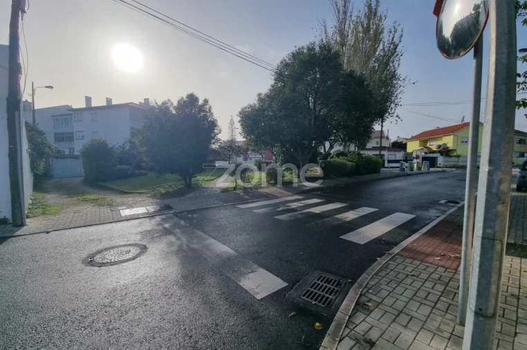 Moradia T3 para Venda em São Domingos de Rana Foto 4