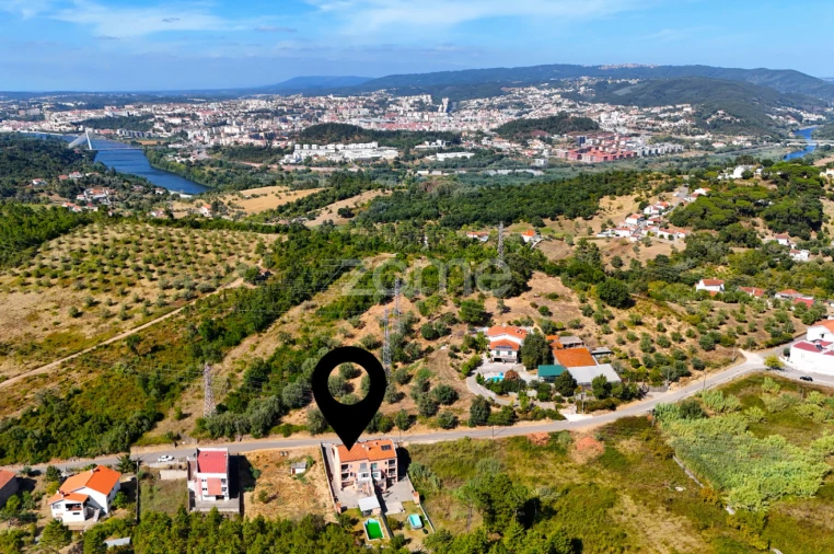 Moradia T3 para Venda em Santa Clara e Castelo Viegas Foto 2