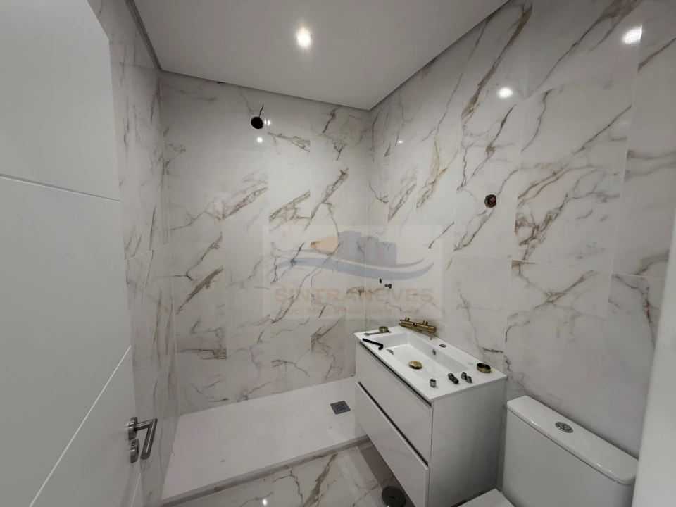 Apartamento T3 para Venda em Falagueira-Venda Nova Foto 2