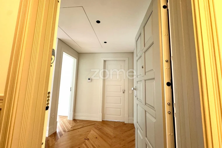 Apartamento T2 para Arrendamento em Campo de Ourique Foto 11