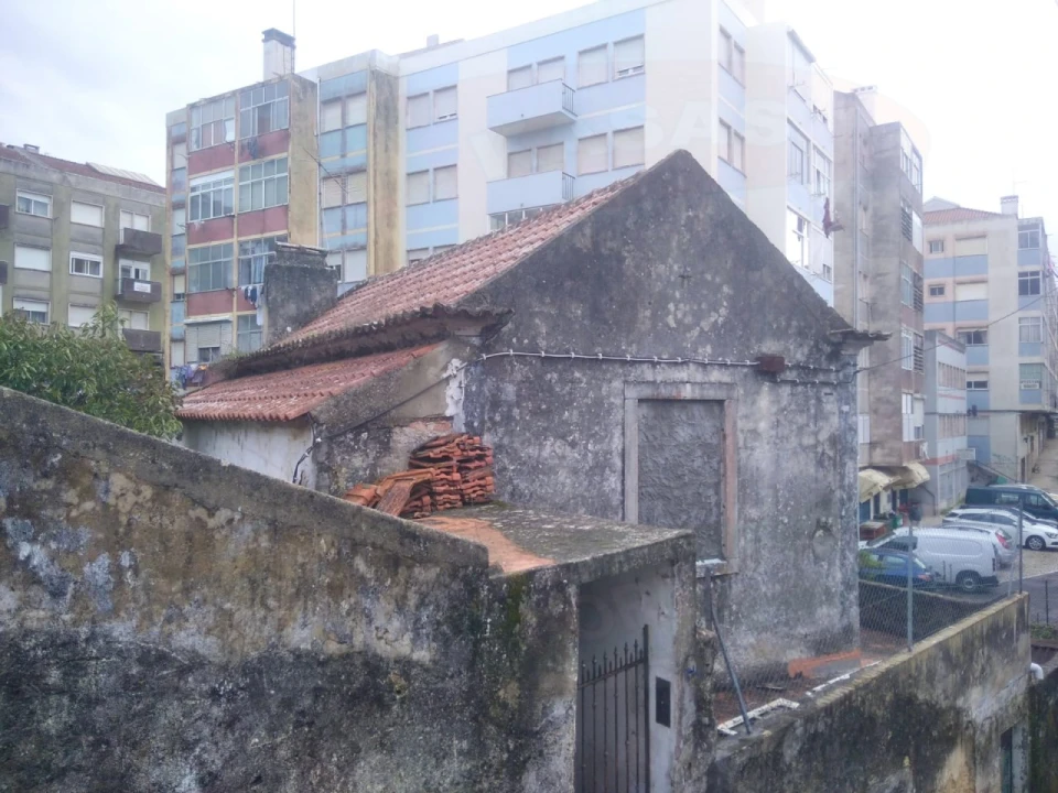 Moradia T2 para Venda em Agualva e Mira-Sintra Foto 2