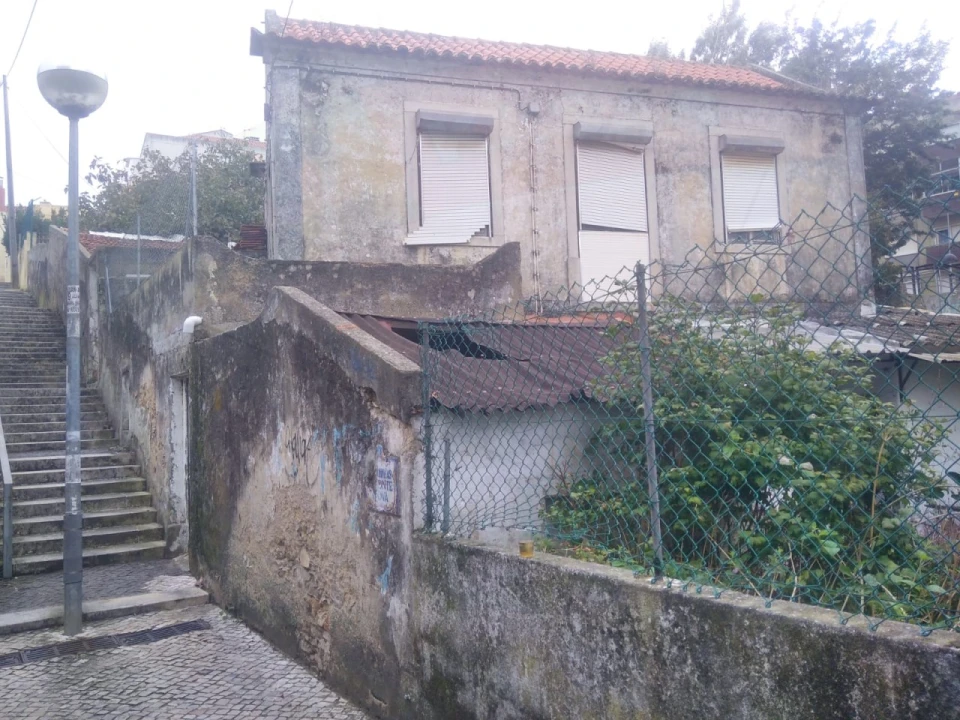 Moradia T2 para Venda em Agualva e Mira-Sintra Foto 3