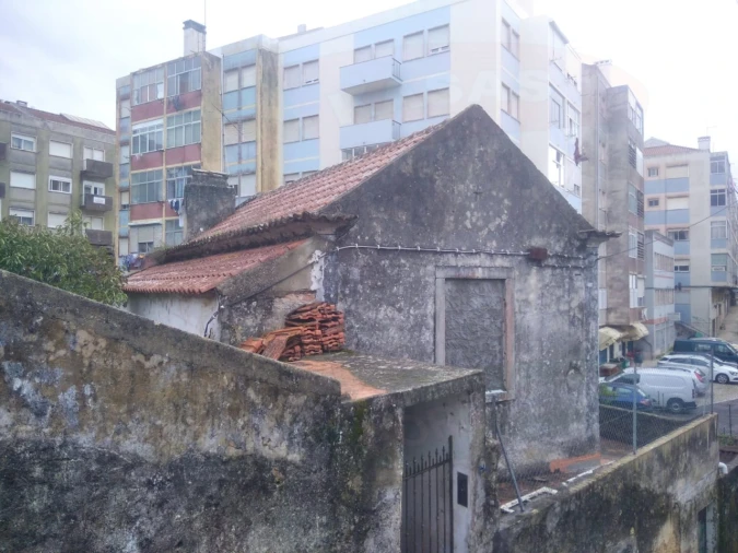 Moradia T2 para Venda em Agualva e Mira-Sintra Foto 2