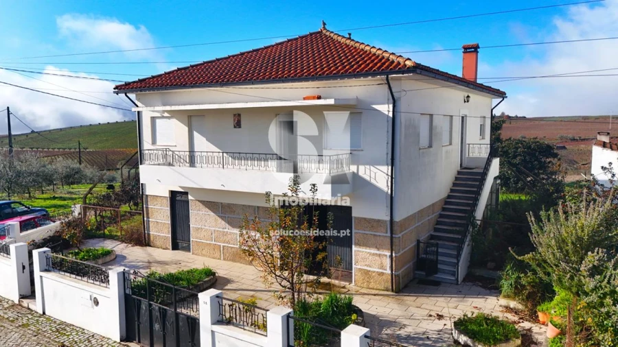 Moradia T3 para Venda em Alijo Foto 4