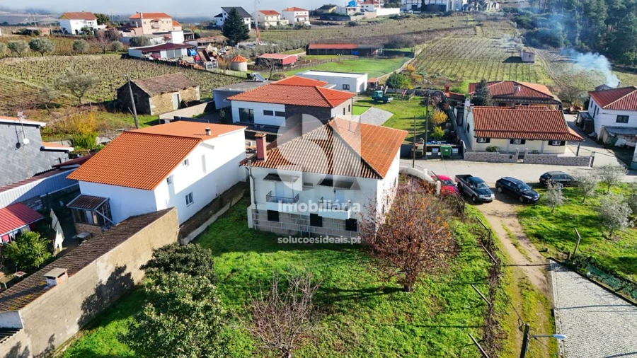 Moradia T3 para Venda em Alijo Foto 8