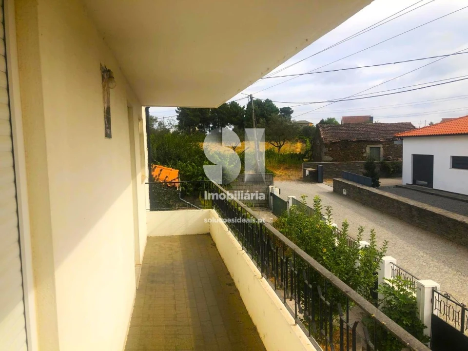 Moradia T3 para Venda em Alijo Foto 38