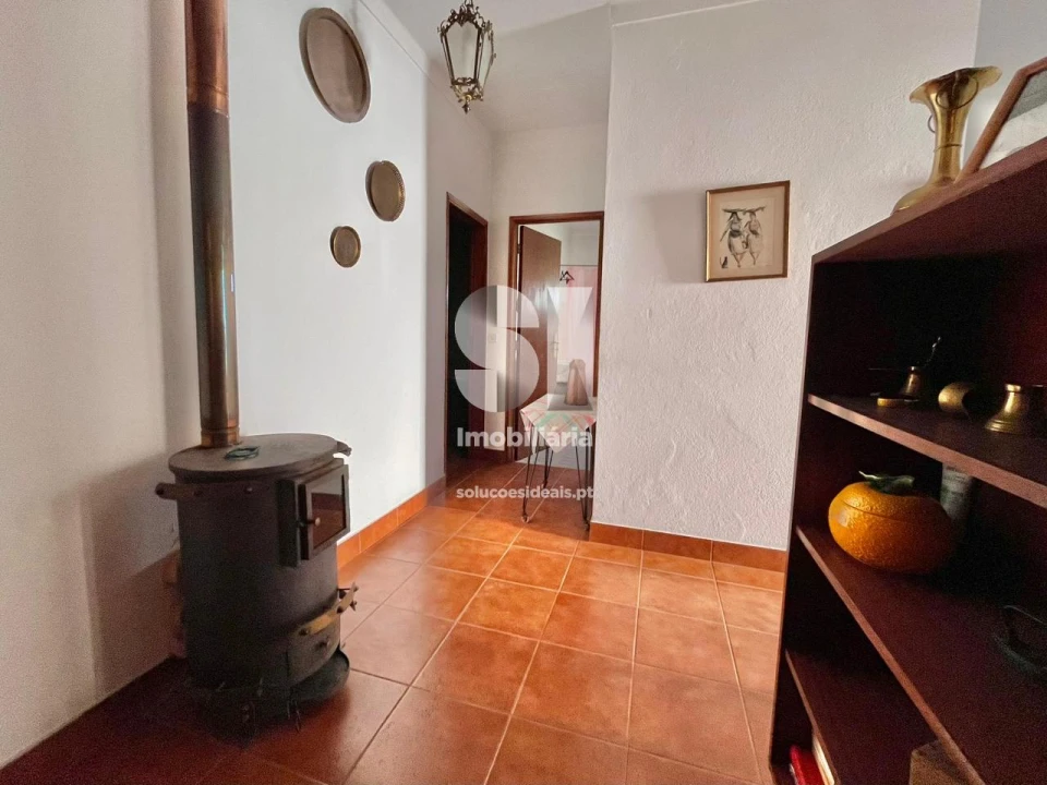 Moradia T3 para Venda em Alijo Foto 13