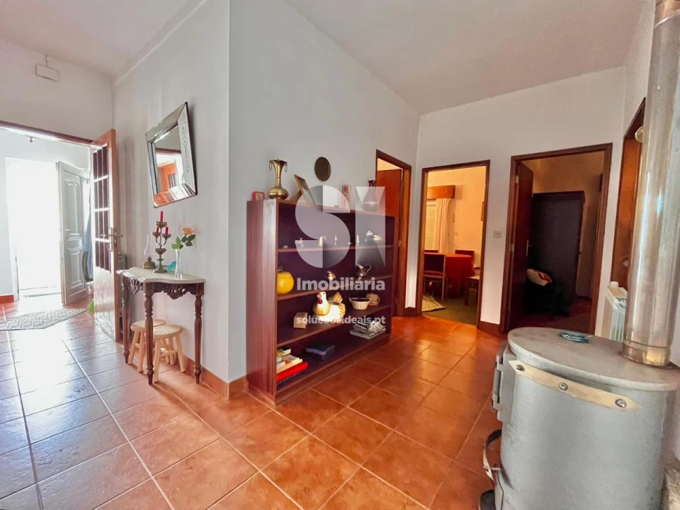 Moradia T3 para Venda em Alijo Foto 11