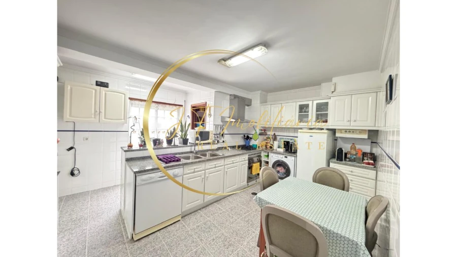 Apartamento T3 para Venda em Esgueira Foto 1