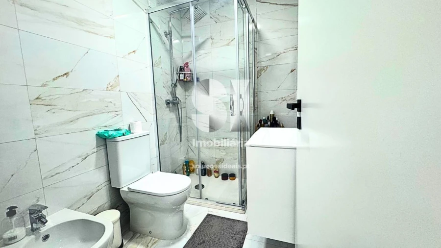 Apartamento T2 para Venda em Buarcos Foto 6