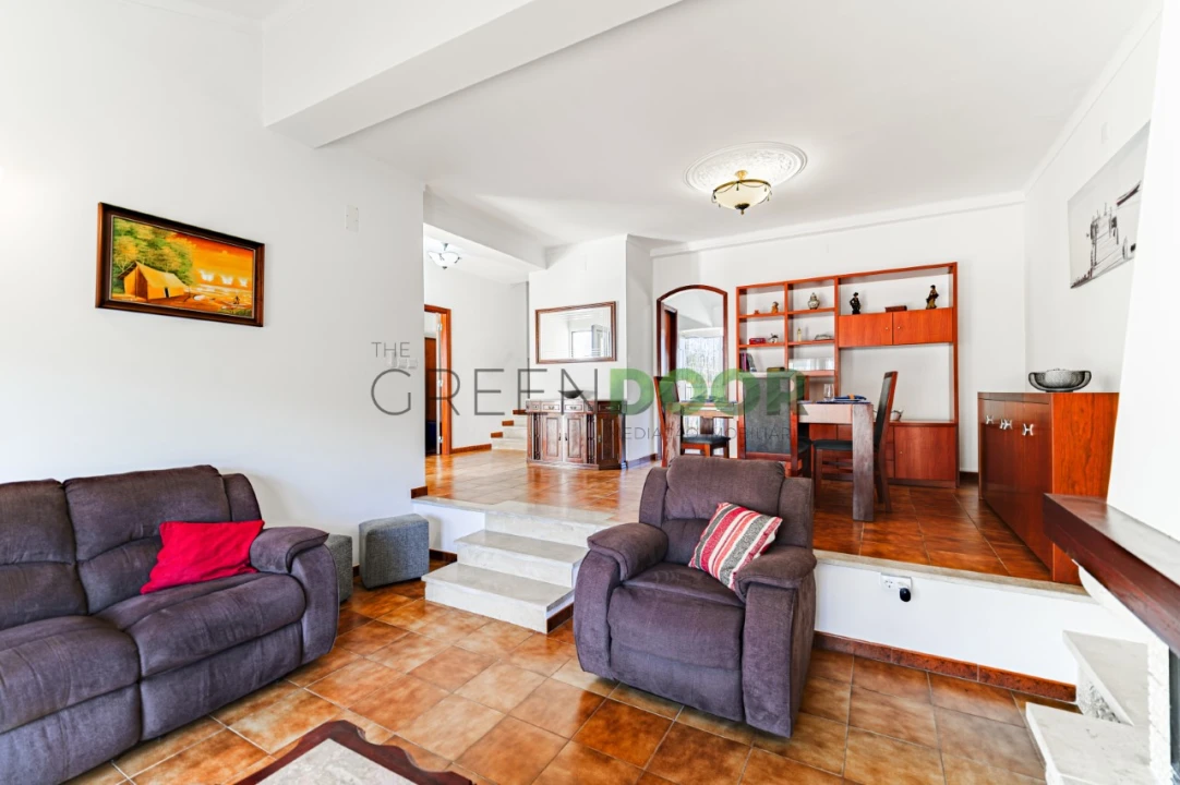 Moradia T5 para Venda em Aveiras de Baixo Foto 5