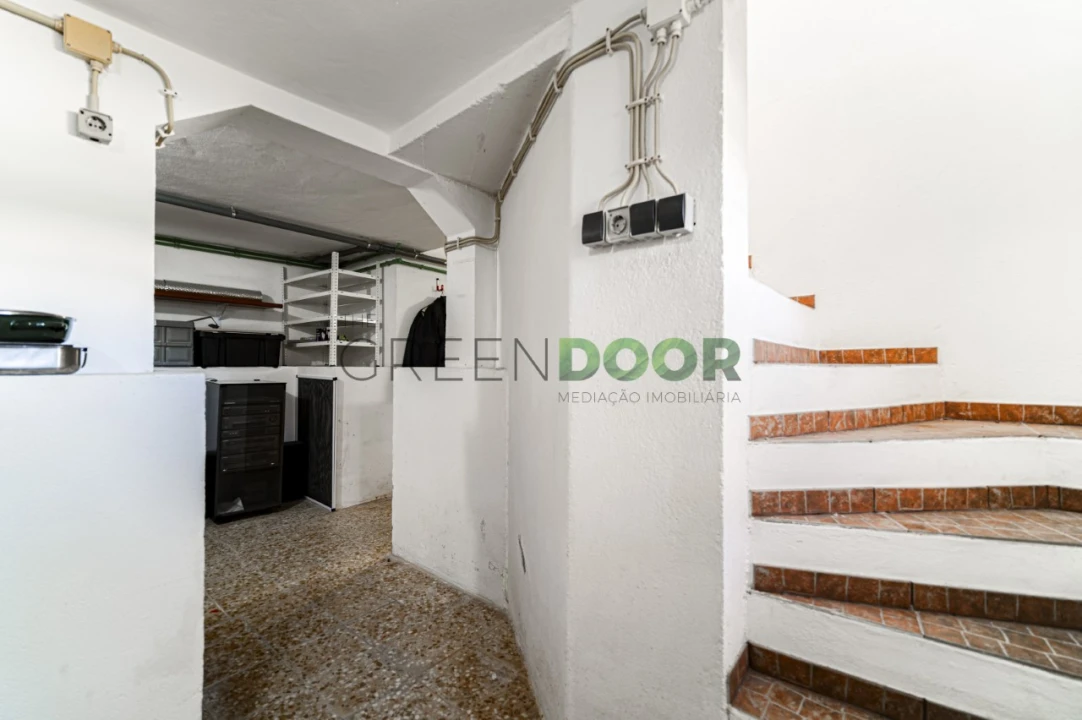 Moradia T5 para Venda em Aveiras de Baixo Foto 32