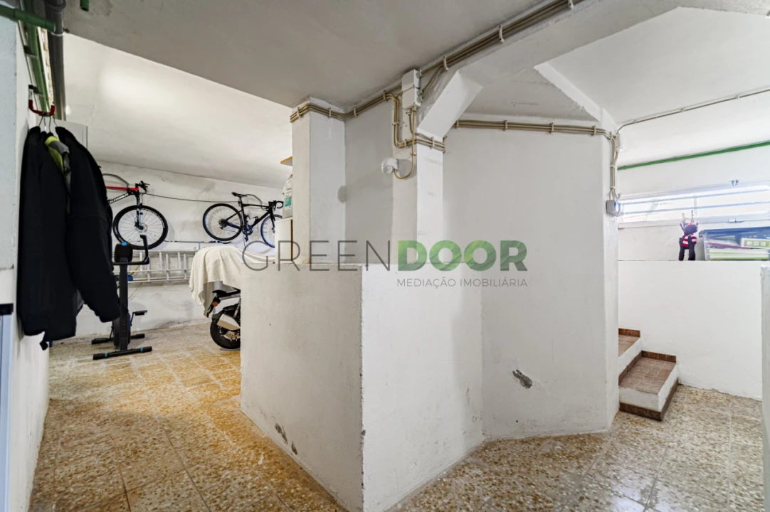 Moradia T5 para Venda em Aveiras de Baixo Foto 35