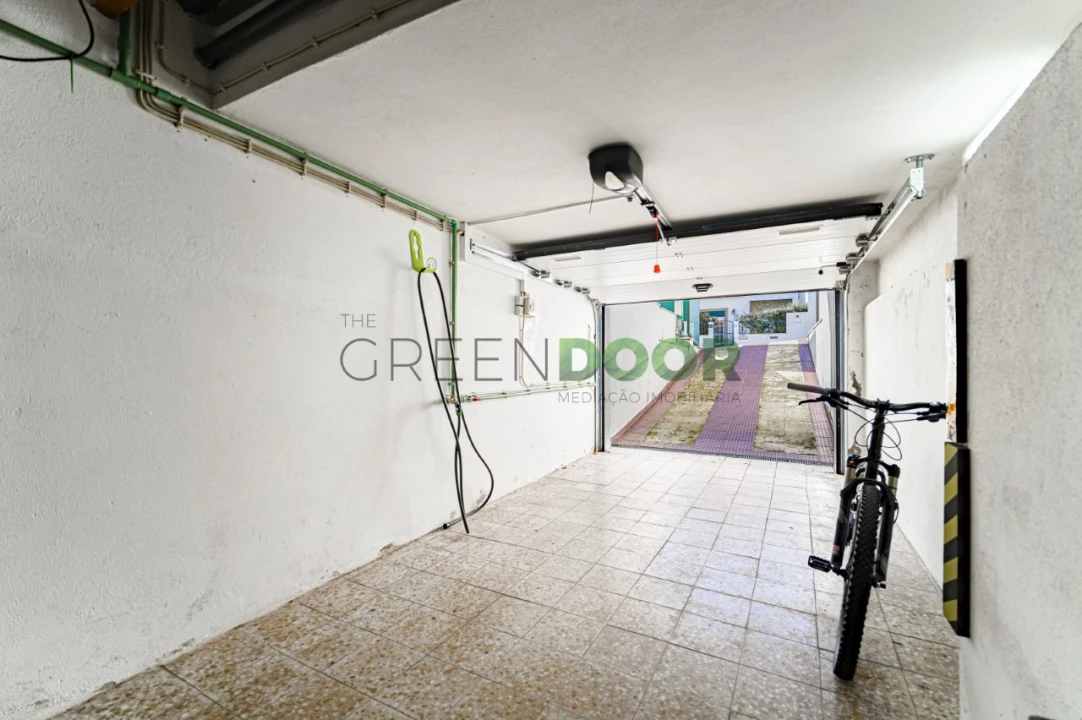 Moradia T5 para Venda em Aveiras de Baixo Foto 4