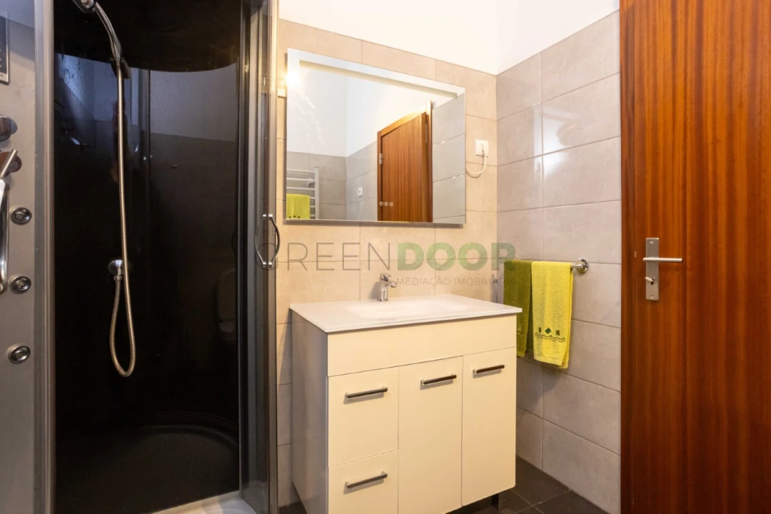 Moradia T5 para Venda em Aveiras de Baixo Foto 44