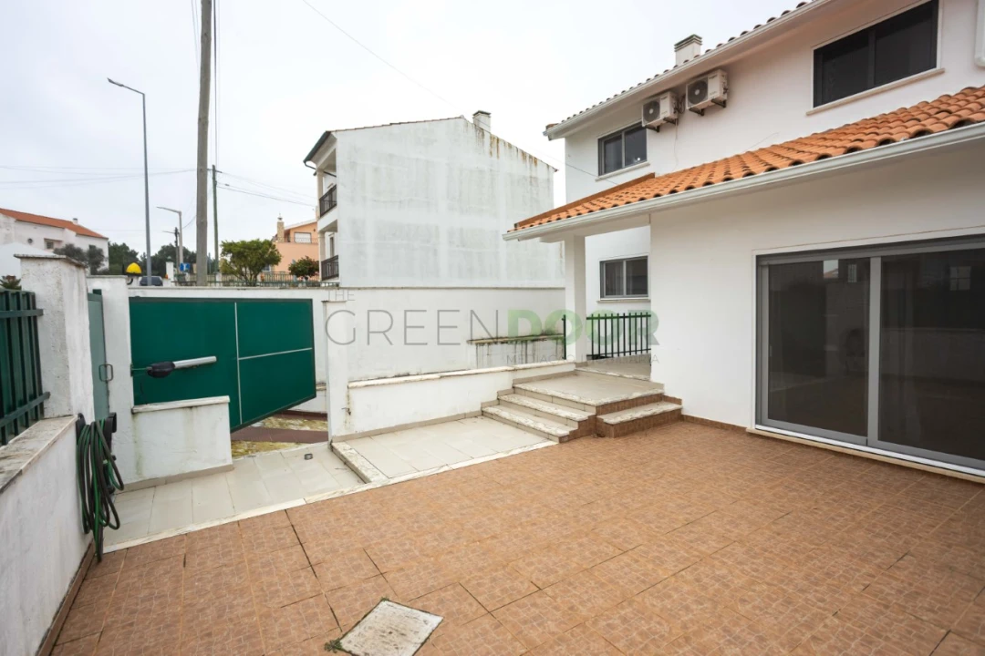 Moradia T5 para Venda em Aveiras de Baixo Foto 65