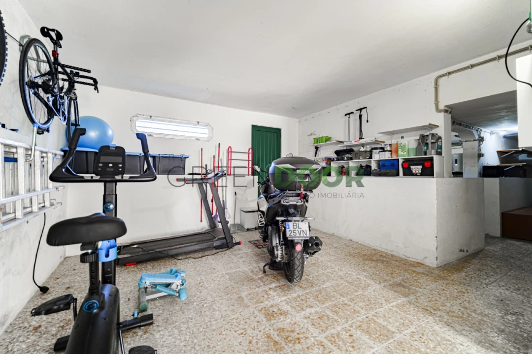 Moradia T5 para Venda em Aveiras de Baixo Foto 69