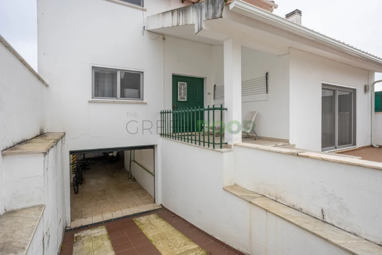 Moradia T5 para Venda em Aveiras de Baixo Foto 1