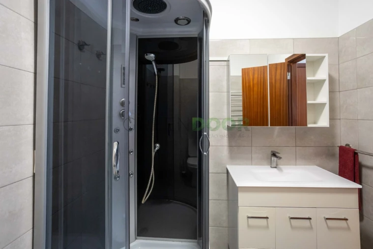 Moradia T5 para Venda em Aveiras de Baixo Foto 24