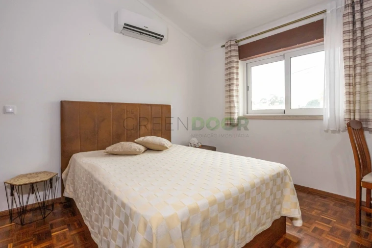 Moradia T5 para Venda em Aveiras de Baixo Foto 37